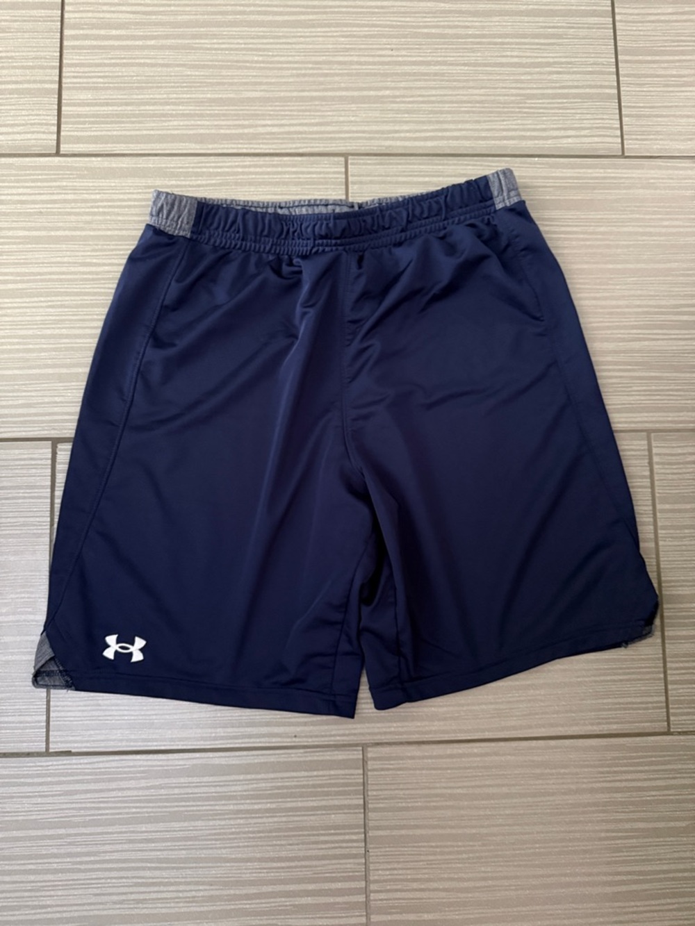Under Armour Men's Navy Athletic Drawstring Shorts - Large
